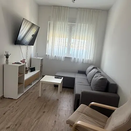 Seaesta Holidays Andrea Apartament