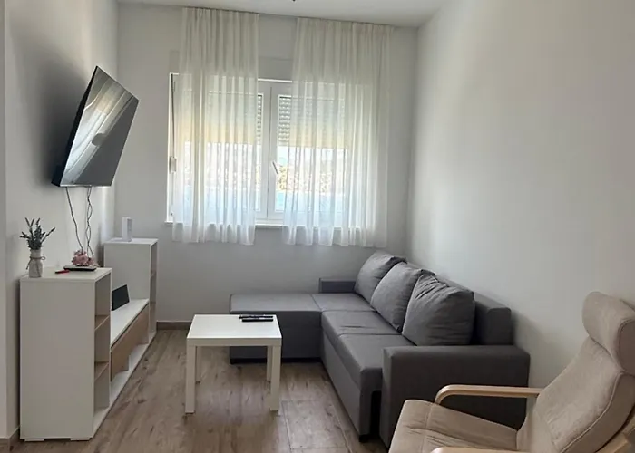 Seaesta Holidays Andrea Lägenhet