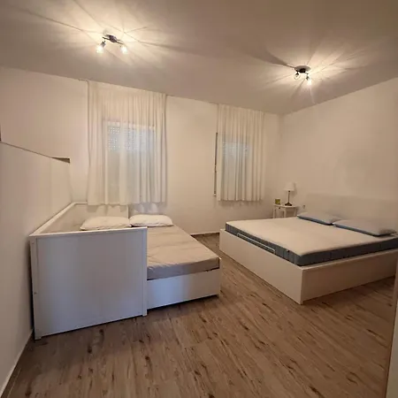 Seaesta Holidays Andrea *