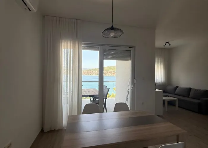 Seaesta Holidays Andrea