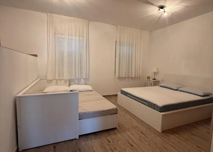 Seaesta Holidays Andrea *